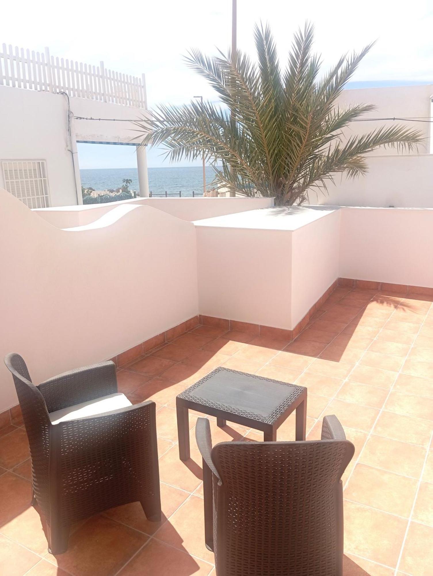 Hostal Casa Emilio Almeria Exterior photo
