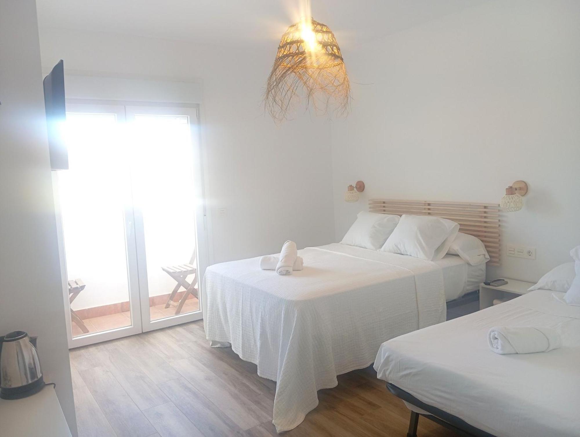 Hostal Casa Emilio Almeria Exterior photo