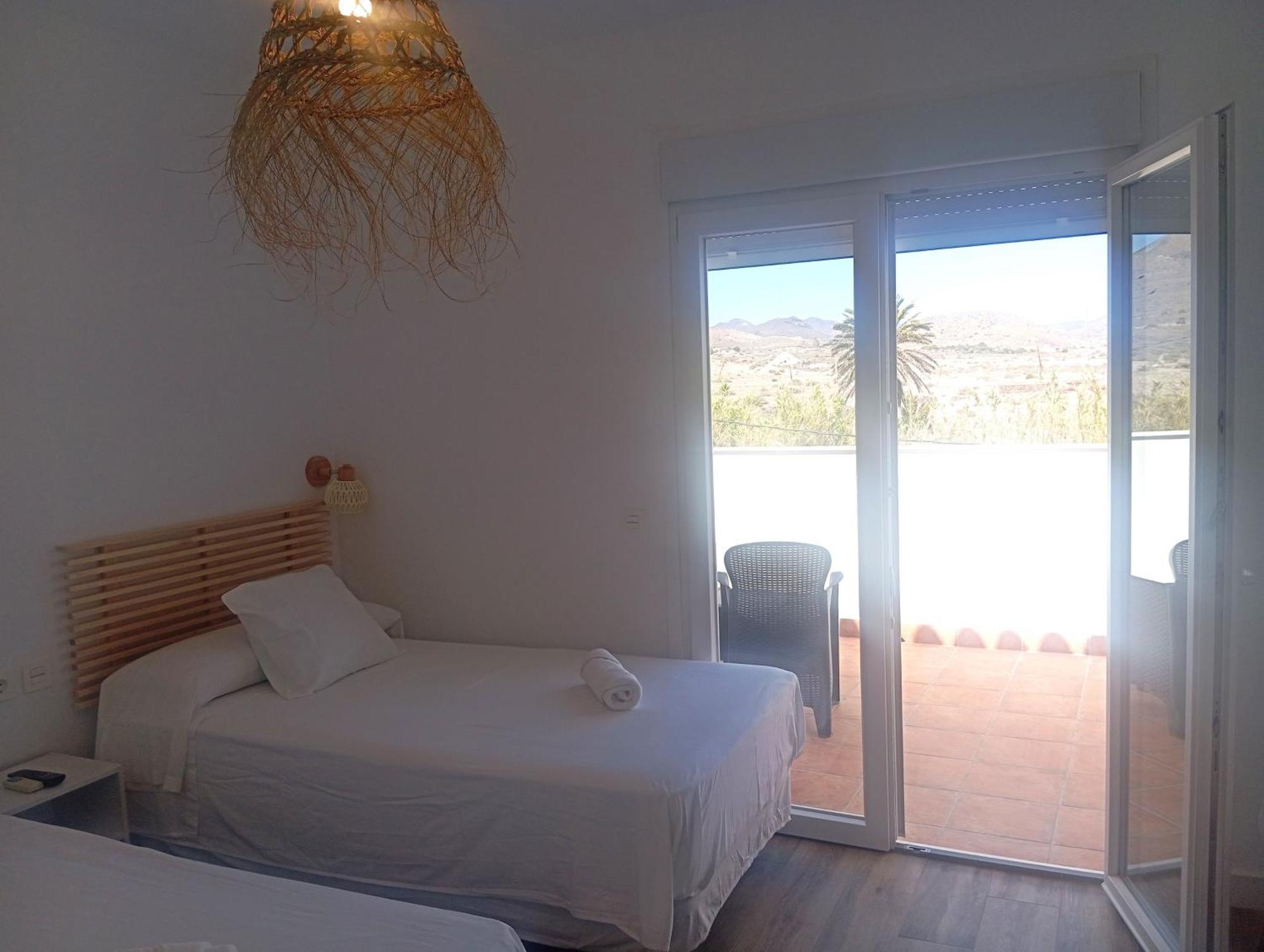 Hostal Casa Emilio Almeria Exterior photo
